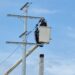 EDEESTE ejecuta trabajos de reconfiguración de red y puesta en servicio de nuevos circuitos en La Caleta