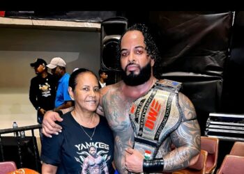 Luchador profesional Carlos “Yankee” Cabrera, denuncia presunta negligencia médica tras la muerte de su madre
